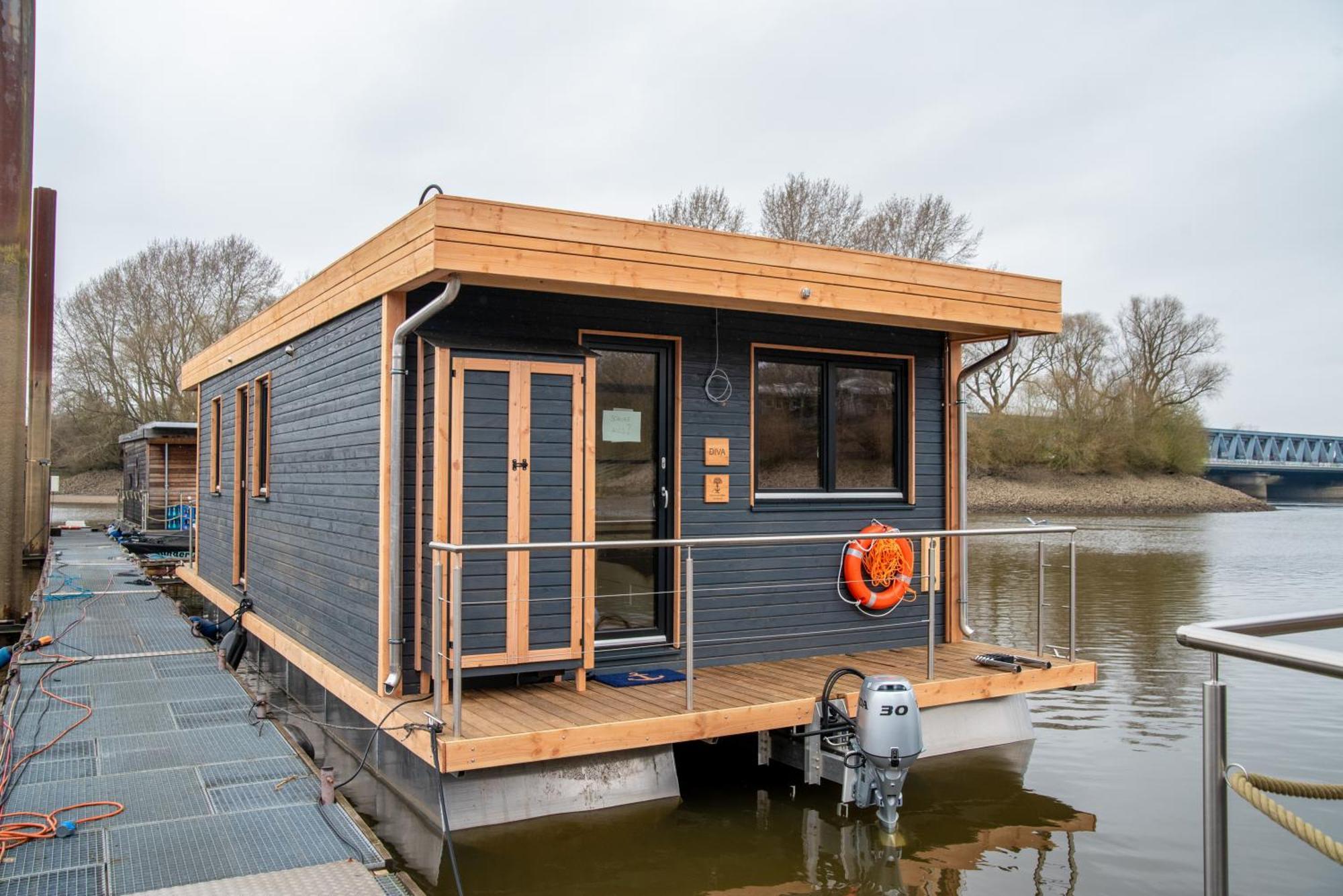 Komfort-Hausboot Diva Mit Kamin Hamborg Eksteriør billede
